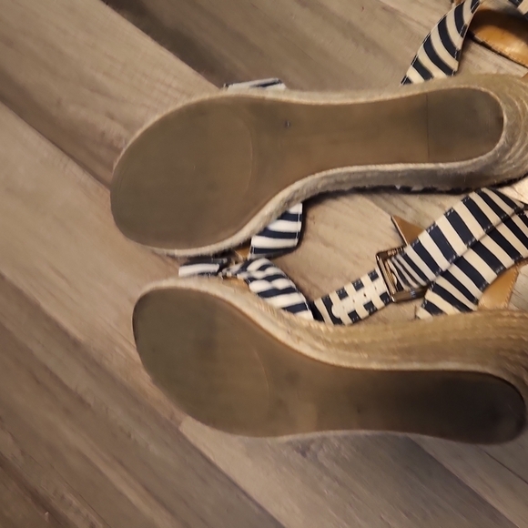 TOMMY Hilfiger Wedge Sandals Size 9 Blue/White Striped Wrap Around Ankle Strap - Picture 4 of 4